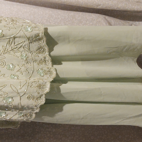 Roman's Formal Dress 2p MOTB - Picture 3 of 4
